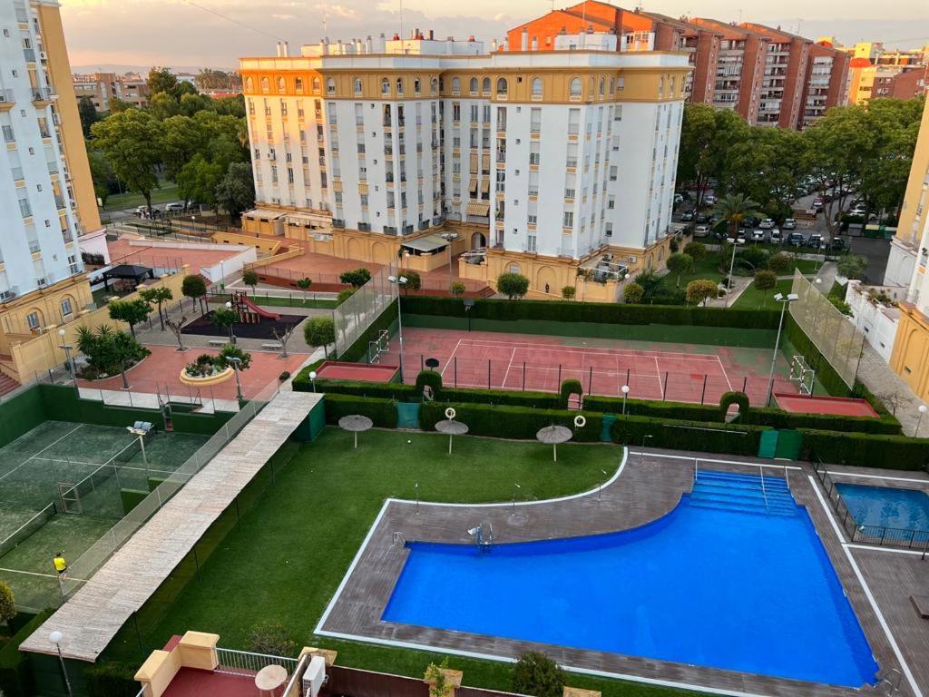 Luxury Apartment In Seville With Pool Luaran gambar