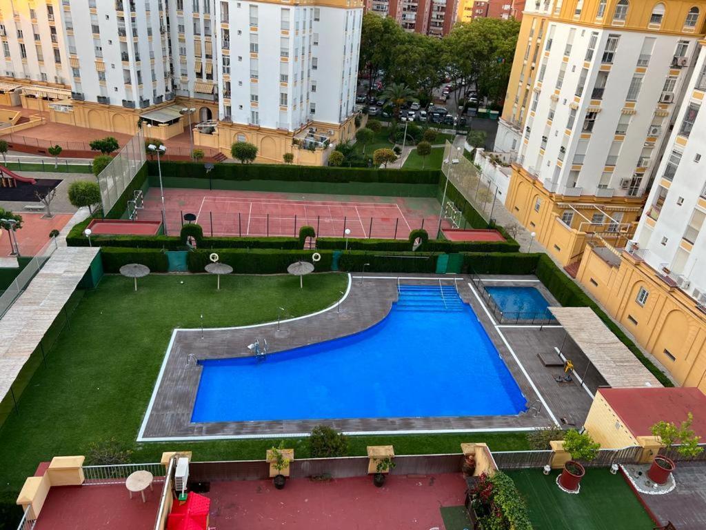 Luxury Apartment In Seville With Pool Luaran gambar